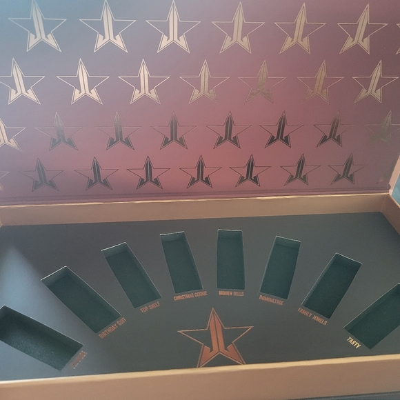 Jefree star liquid lipstick package - Picture 2 of 3